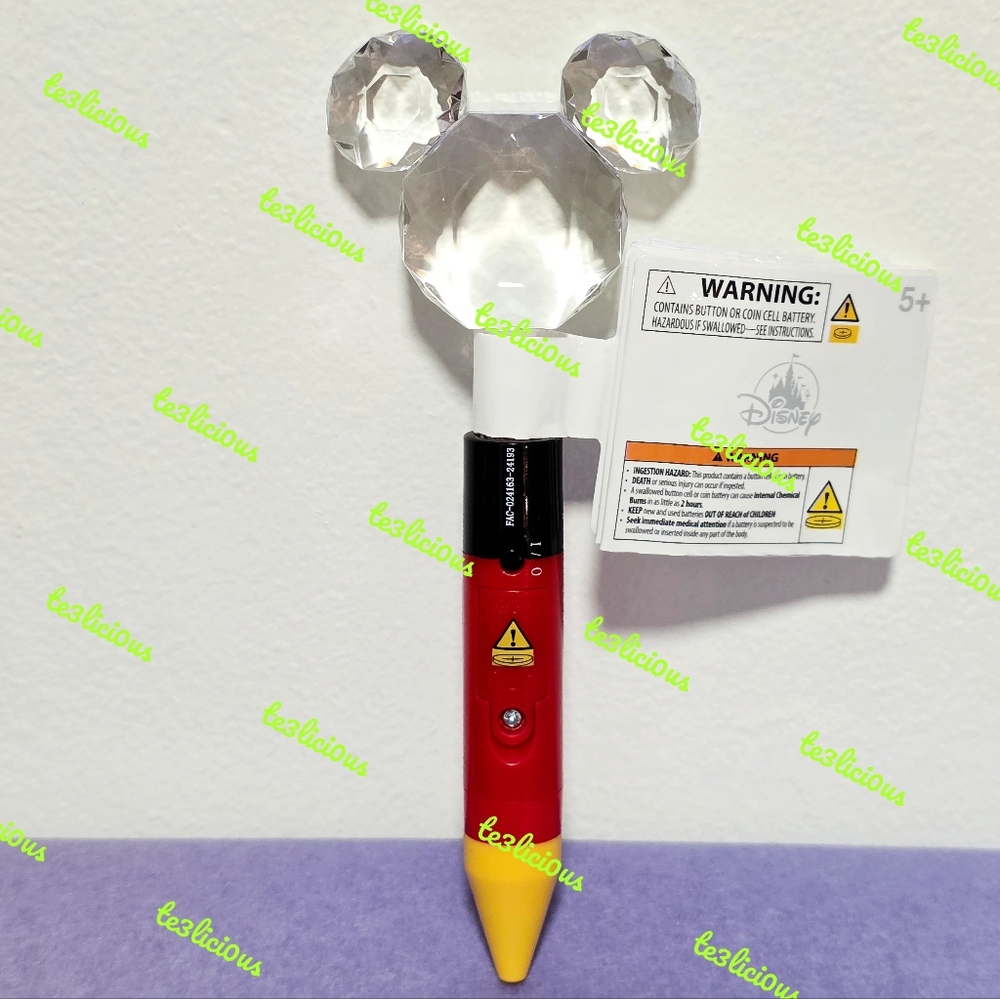 DISNEY PARKS MICKEY MOUSE LIGHT UP PEN - Picture 3 of 5